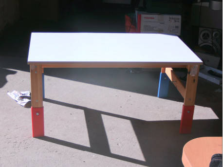 TABLE ENFANT BRICO